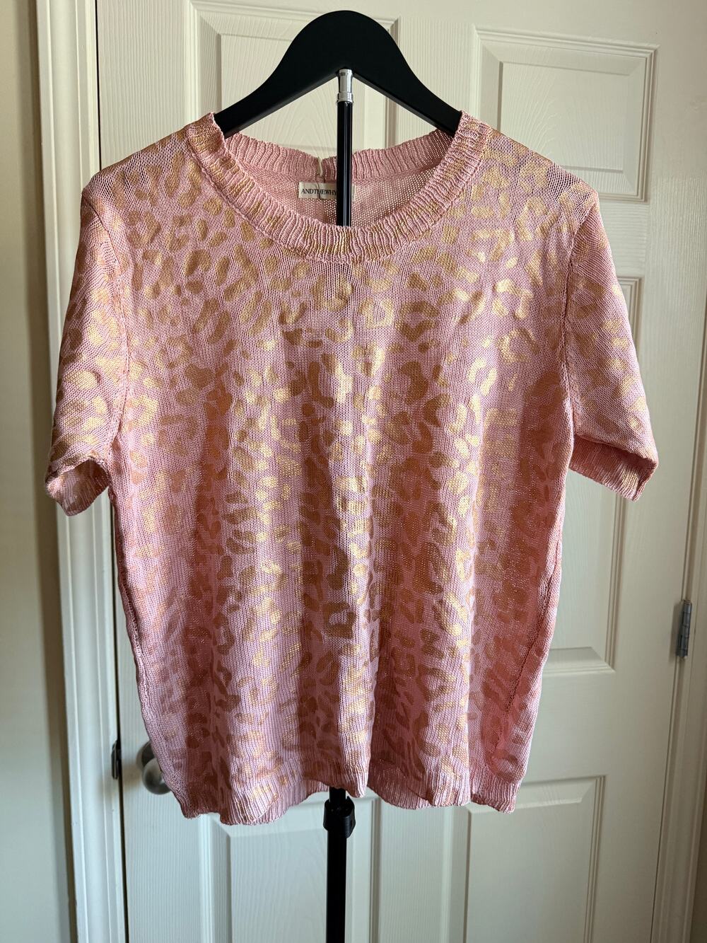 andthewhy sweater pink and gold nwt sm